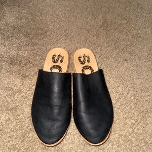 Sorel Black Leather Slip-On Mules